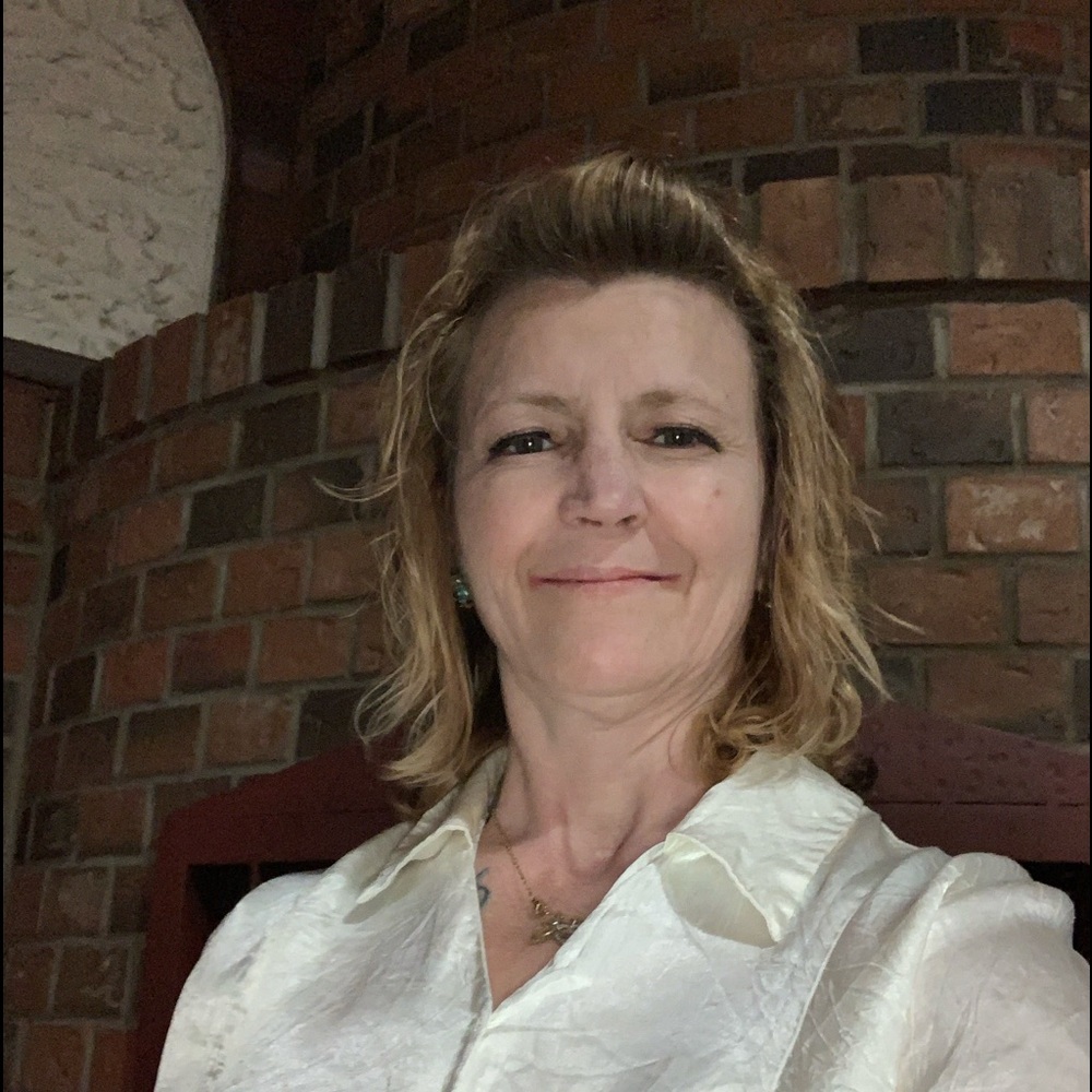 Meet your Posher, Carrie